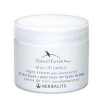 Мультивитаминный ночной крем NouriFusion для всех типов кожи.
